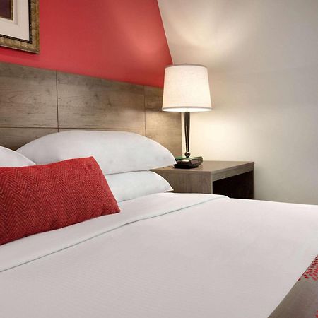 Ramada By Wyndham Oakland Downtown City Center Bagian luar foto