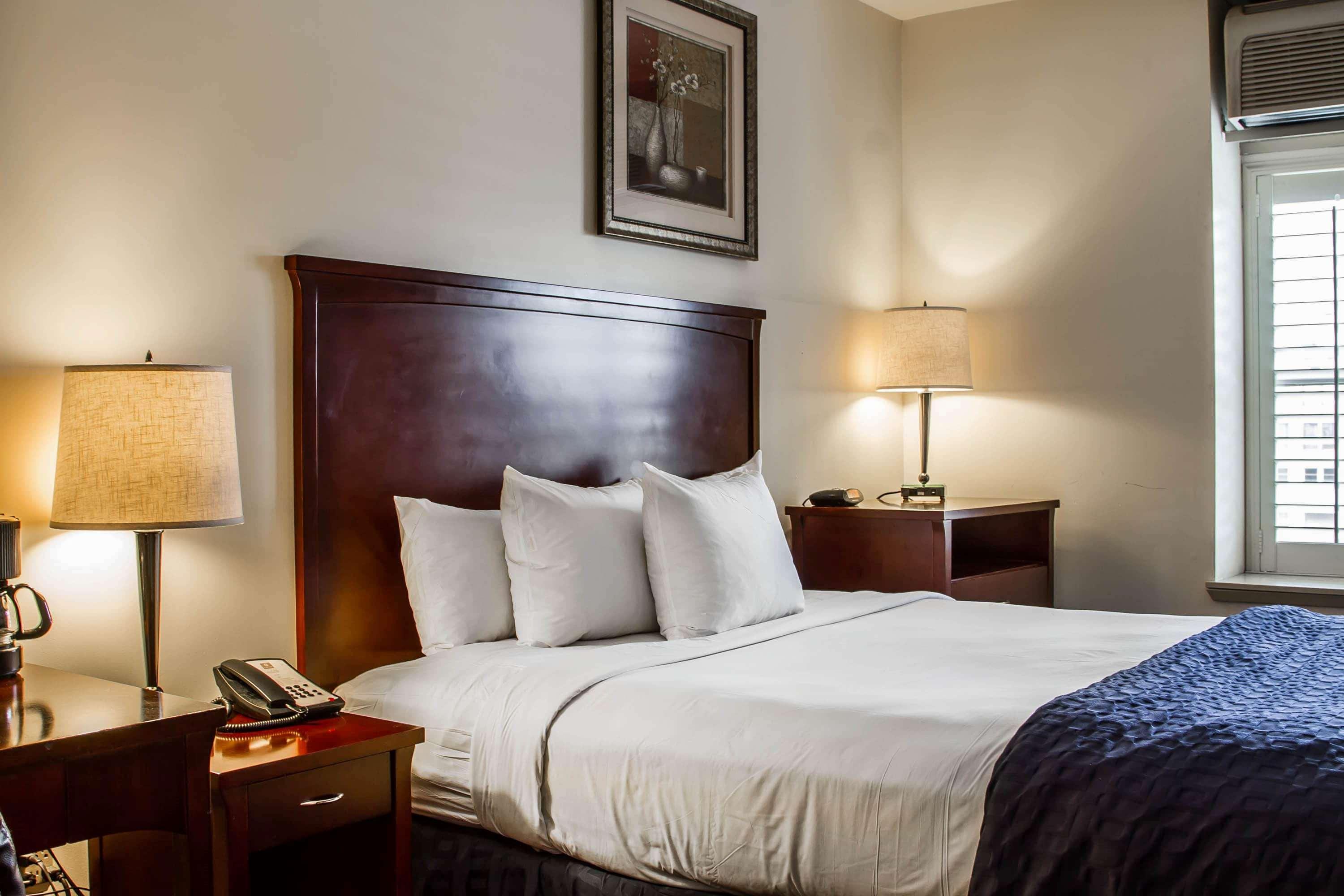 Ramada By Wyndham Oakland Downtown City Center Bagian luar foto