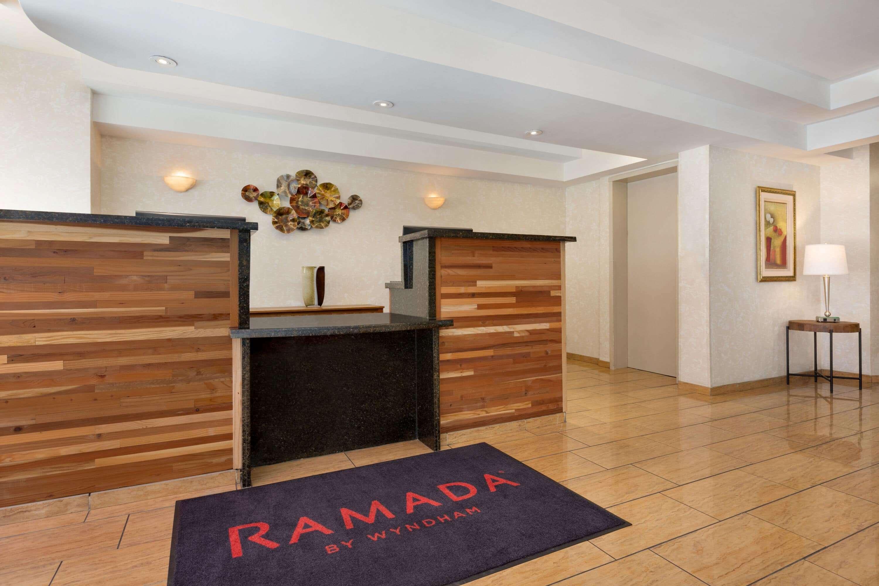 Ramada By Wyndham Oakland Downtown City Center Bagian luar foto