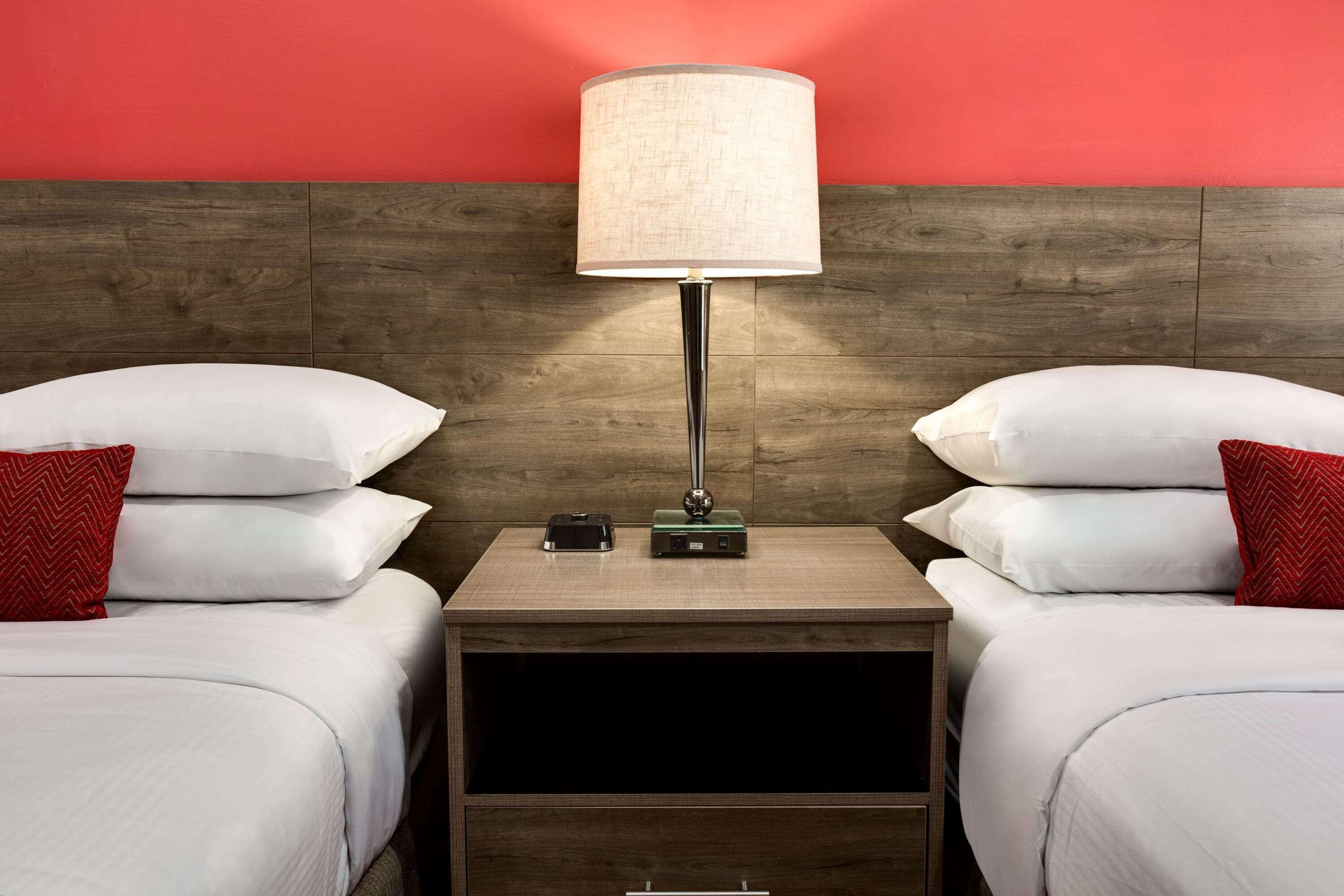 Ramada By Wyndham Oakland Downtown City Center Bagian luar foto