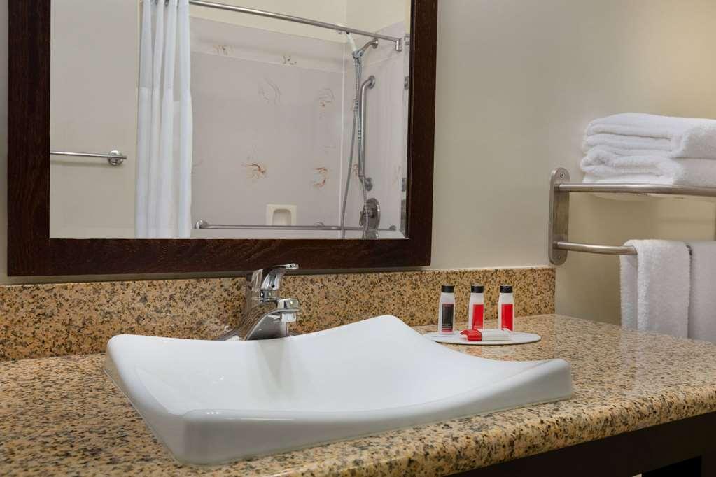 Ramada By Wyndham Oakland Downtown City Center Ruang foto