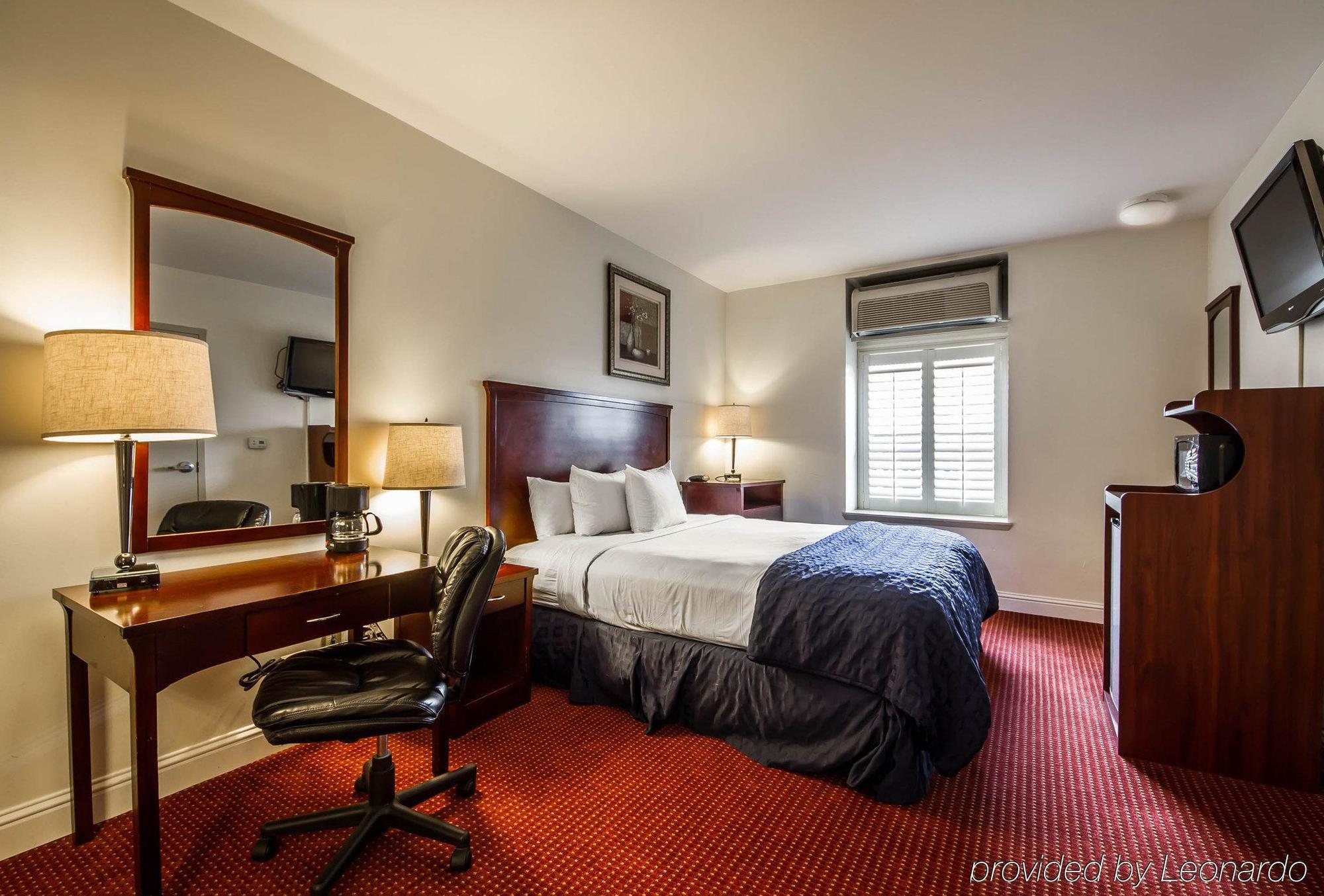 Ramada By Wyndham Oakland Downtown City Center Bagian luar foto