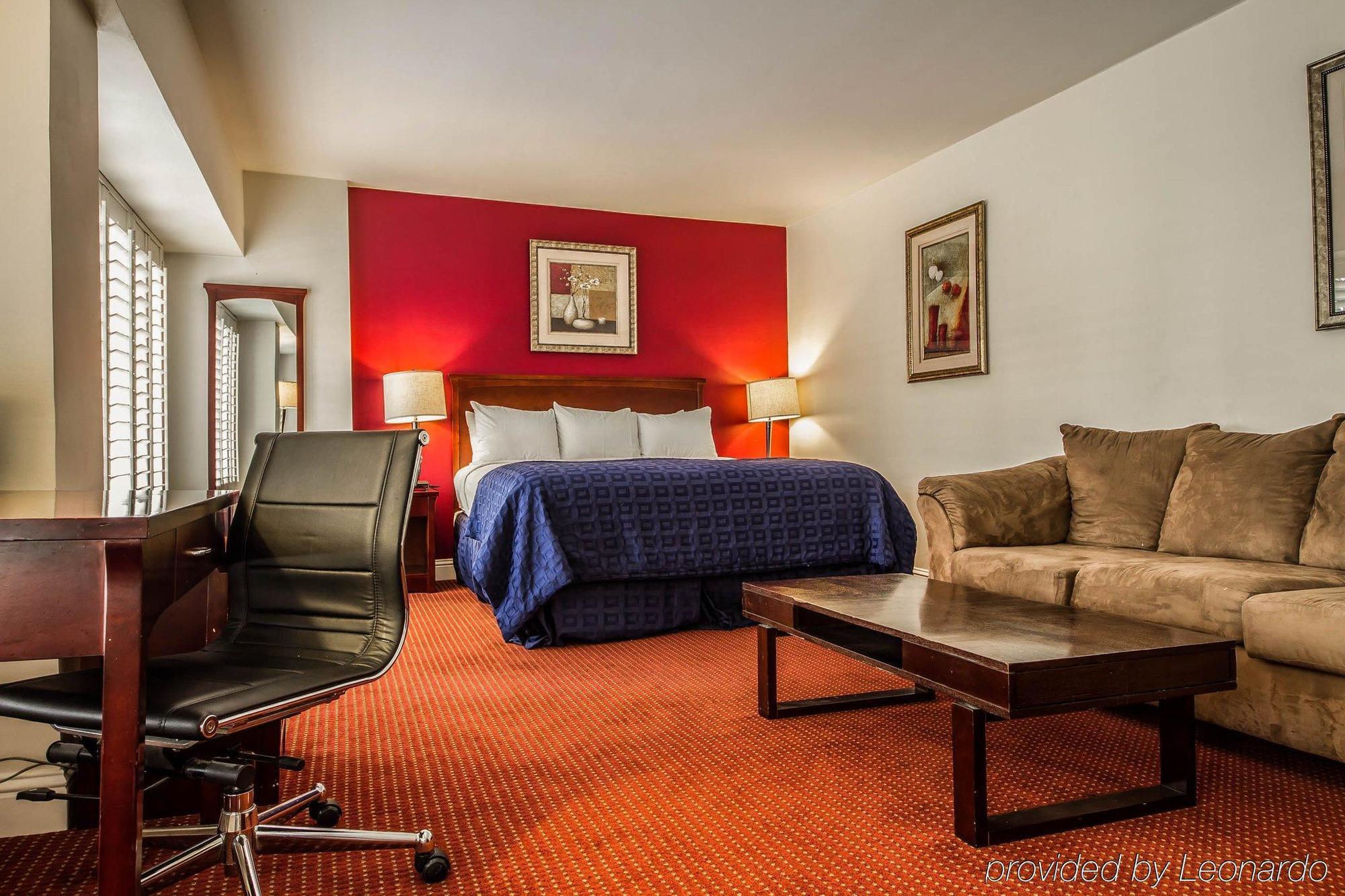 Ramada By Wyndham Oakland Downtown City Center Bagian luar foto